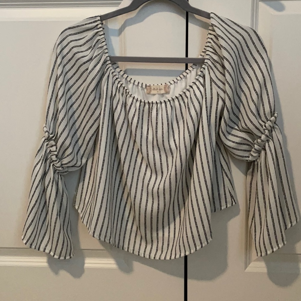 Off the shoulder top altard state